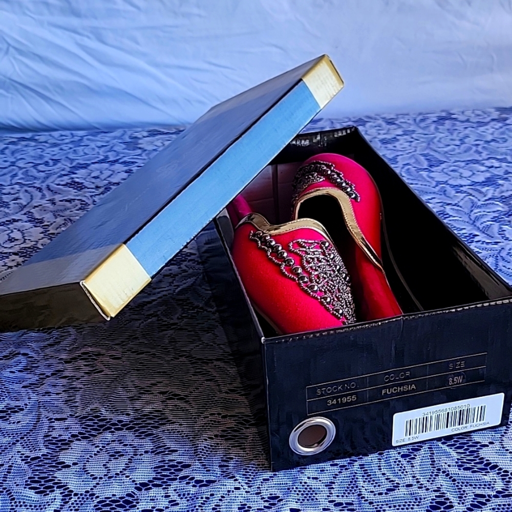 Joan Boyce, 8.5w, Fuchsia